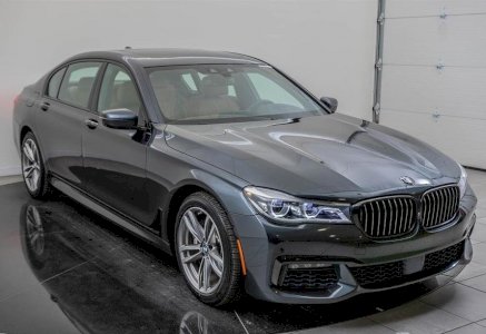  سيارة BMW 750i M  2016   