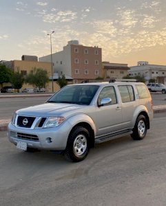 للبيع نيسان باثفندر 2010