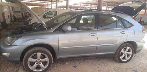 للبيع سيارة لكزس Rx 330 موديل 2005