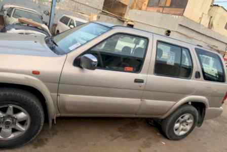 للبيع نيسان  باتفندر 2003
