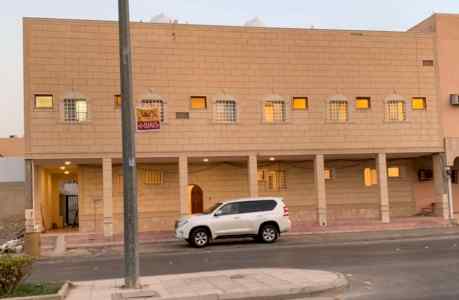 عمارة سكنية قربيه من جميع المرافق الحيويه 