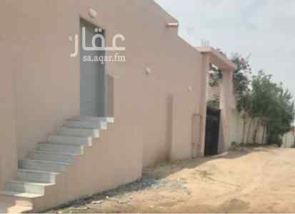 يوجد بحي العرج الأسفل عقار 730م2 شرقي